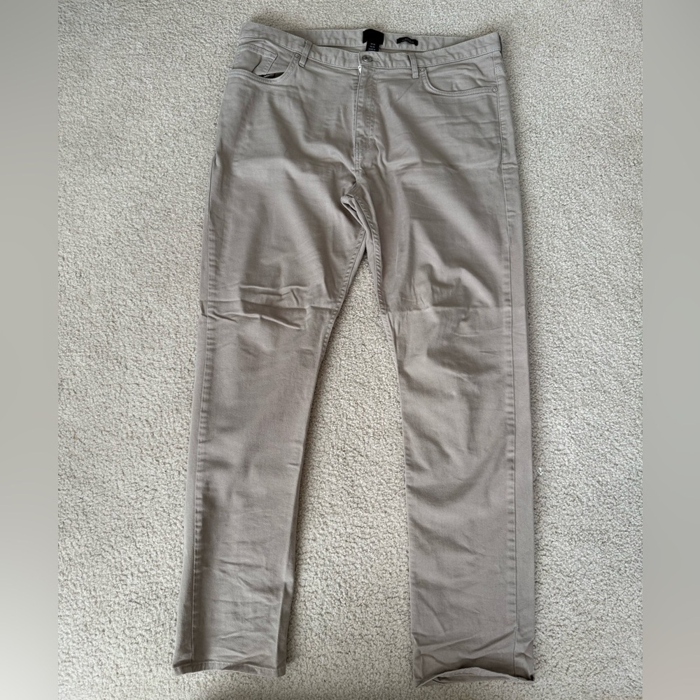 Men’s Light Colored Khakis